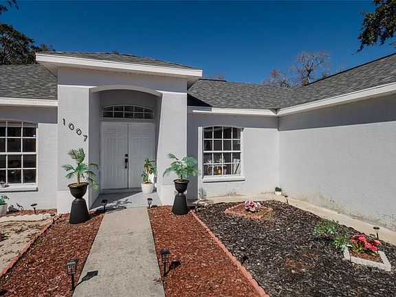 5th image of 1007 Tryon Cir