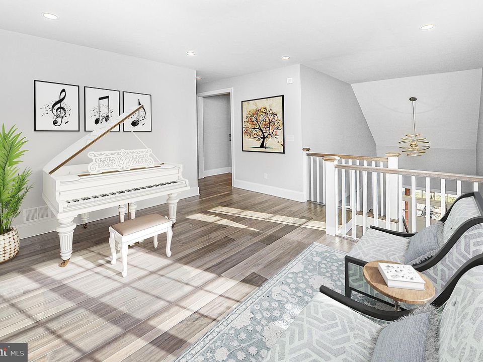 2nd image of 1202 Coulee Way