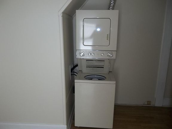 Washer & Dryer in apartment