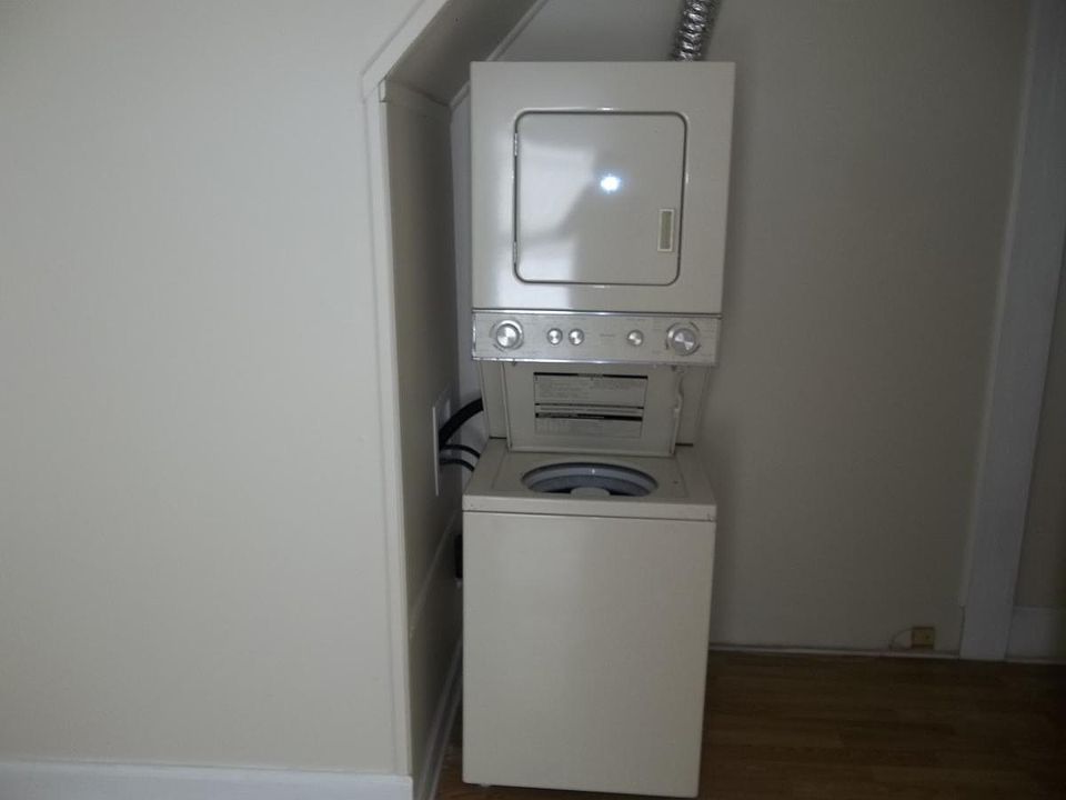 Washer & Dryer in apartment