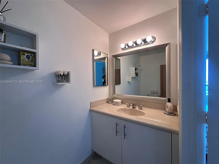 7900 Harbor Island Dr #1424 — Photo 13