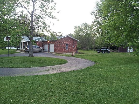 3rd image of 908 Glover Ln