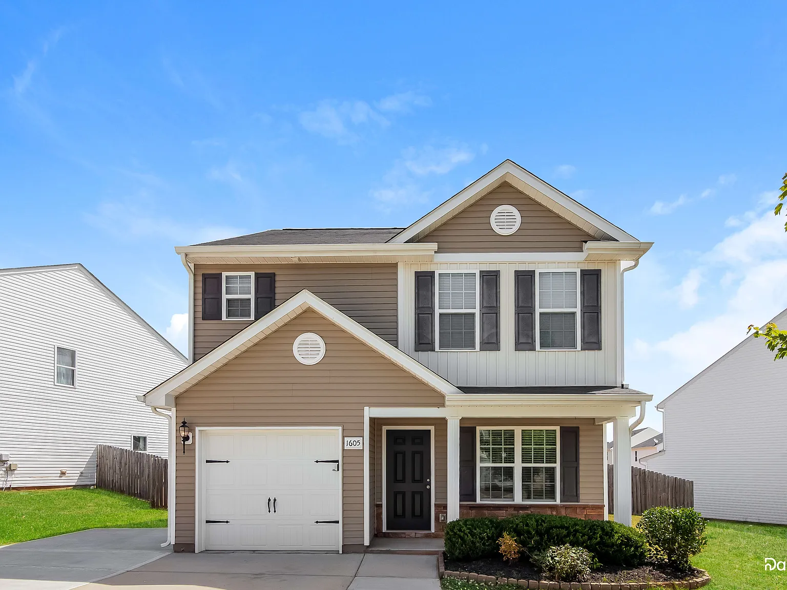3 bed, 2.5 bath, 1425 sqft, $1,910 — Photo 1