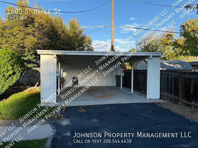 1603 S Joyce St — Photo 3