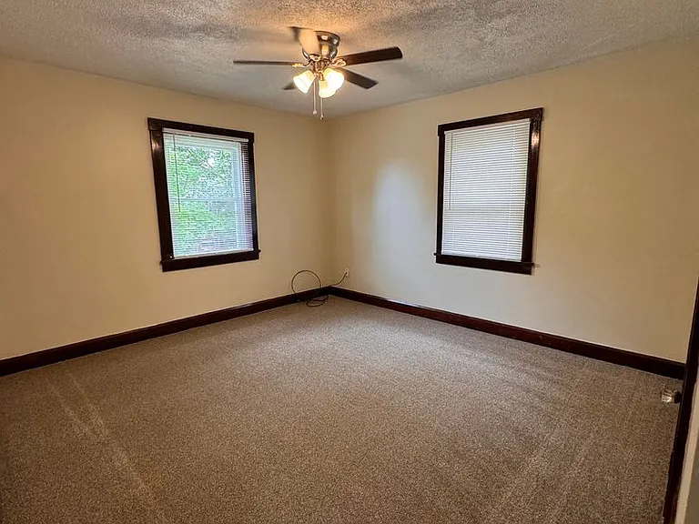 208 Pennsylvania Ave — Photo 15