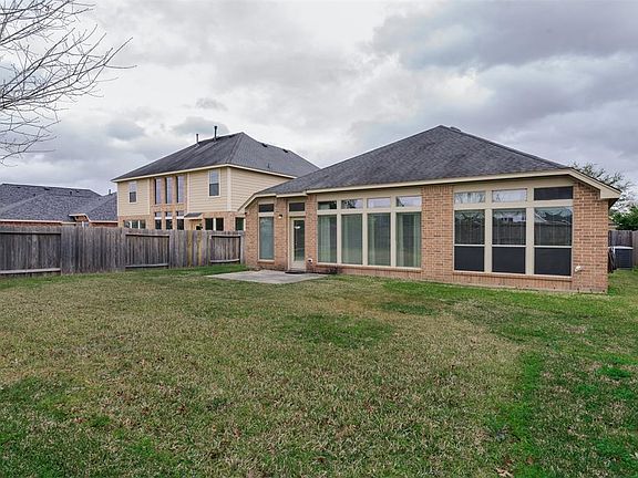 4th image of 2826 Fair Chase Dr