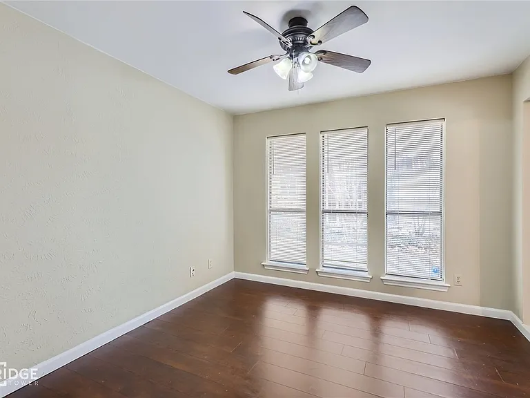 2514 Amy Ave — Photo 7