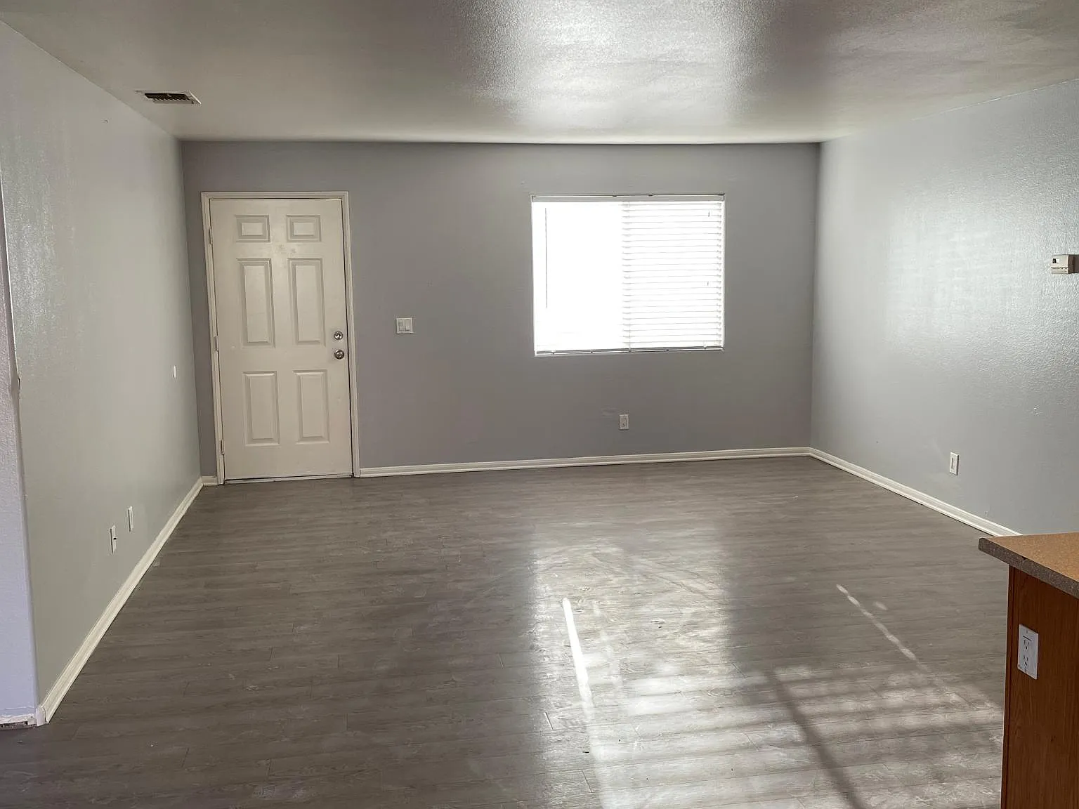 3 bed, 1262 sqft, $1,650 — Photo 1