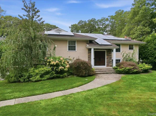 20 Beaumont Drive, Melville, NY 11747