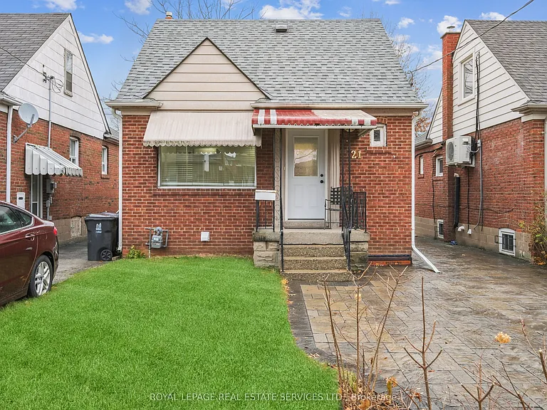 21 Holbrooke Ave — Photo 1