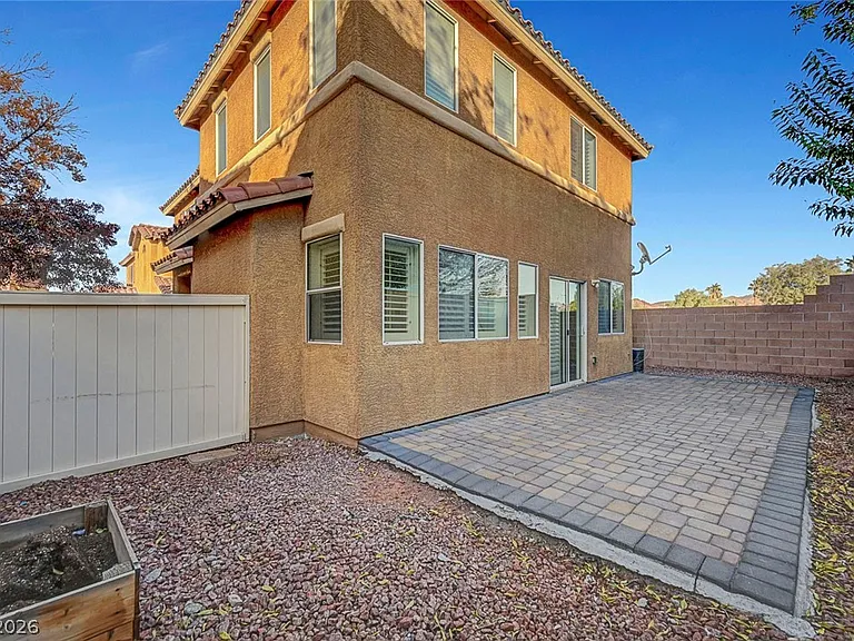 514 Eresma St — Photo 30