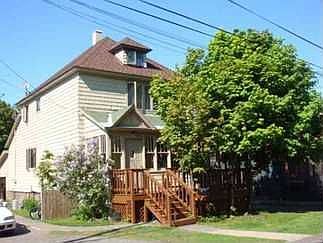 1st image of 802 W Edwards Ave