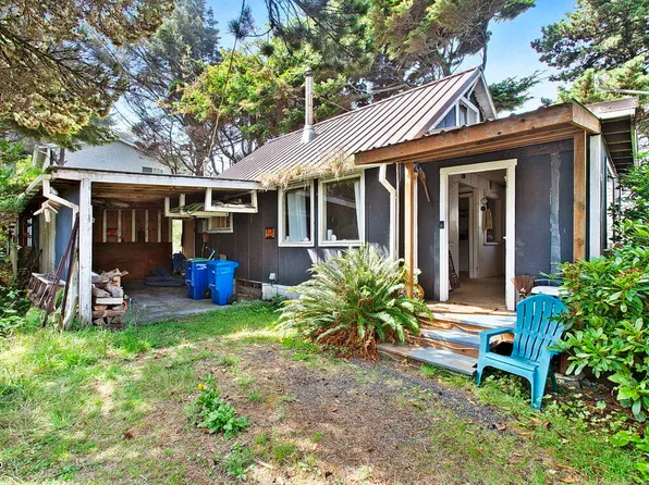 1544 NW 26th St, Lincoln City, OR 97367