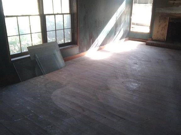 5th image of 707 Pearl Ave S