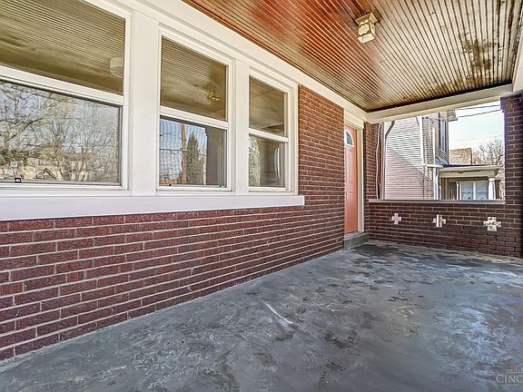 5th image of 215 W Seymour Ave