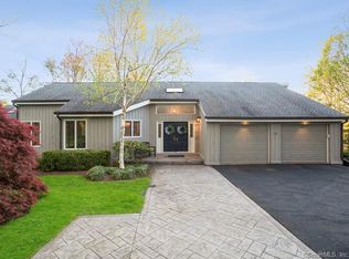 3 Glenarden Rd, Trumbull, CT 06611