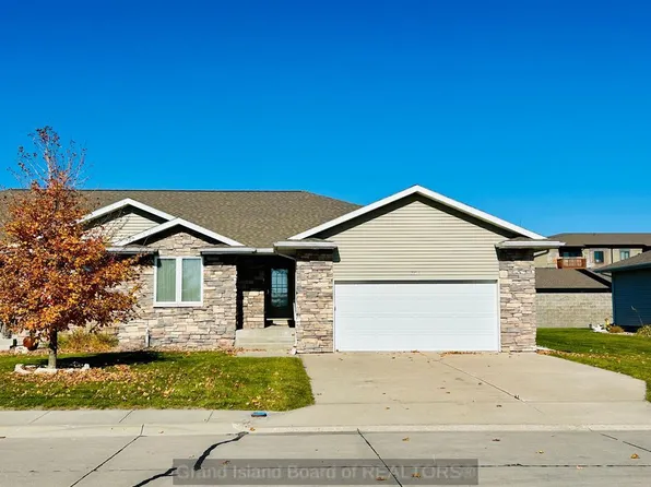 3734 Frostfire Ave, Grand Island, NE 68803