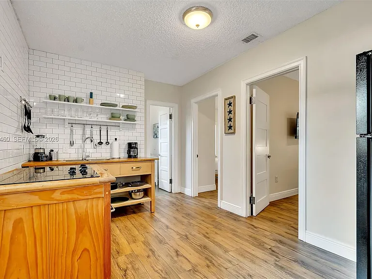 1826 NW South River Dr — Photo 18