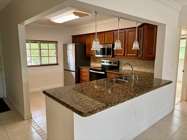 4040 Crystal Lake Dr #101 — Photo 3
