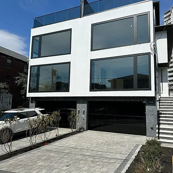 411 Jane St — Photo 1