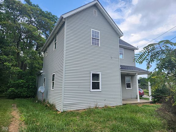 2nd image of 1424 E Willard St