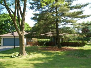 18629 Meadow Lane Rd, Mundelein, IL 60060