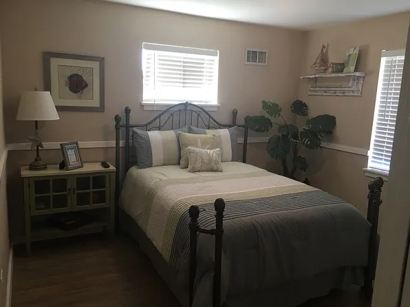 142 Harbor Dr, Plantation Key, FL 33036