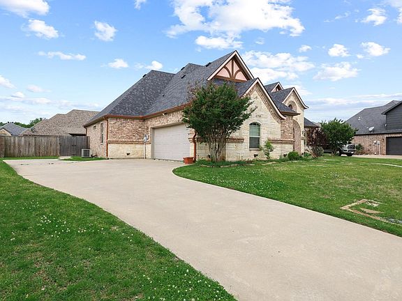 3rd image of 1128 Fountain Creek Blvd