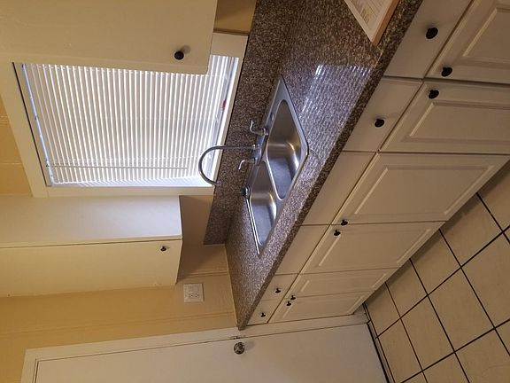 3rd image of 1911 El Monte Ave APT 4