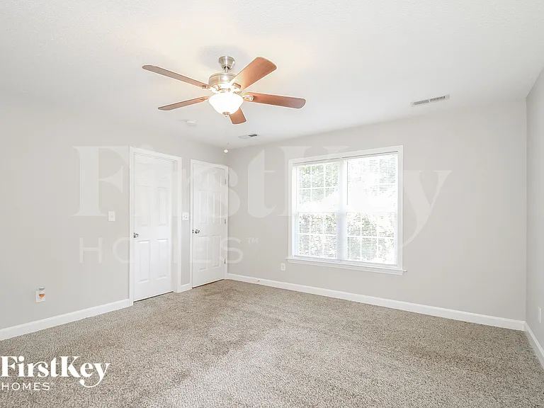 1800 Holly Crescent Ln — Photo 7