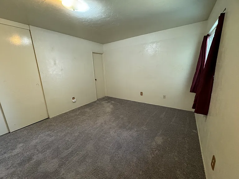 5353 Josie Ave — Photo 5