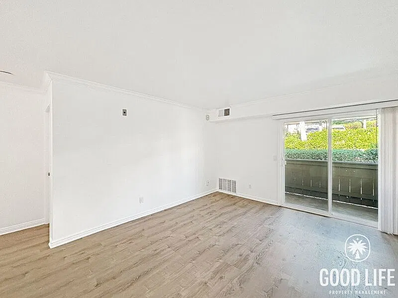 2 bed, 2.0 bath, 824 sqft, $2,650 — Photo 3
