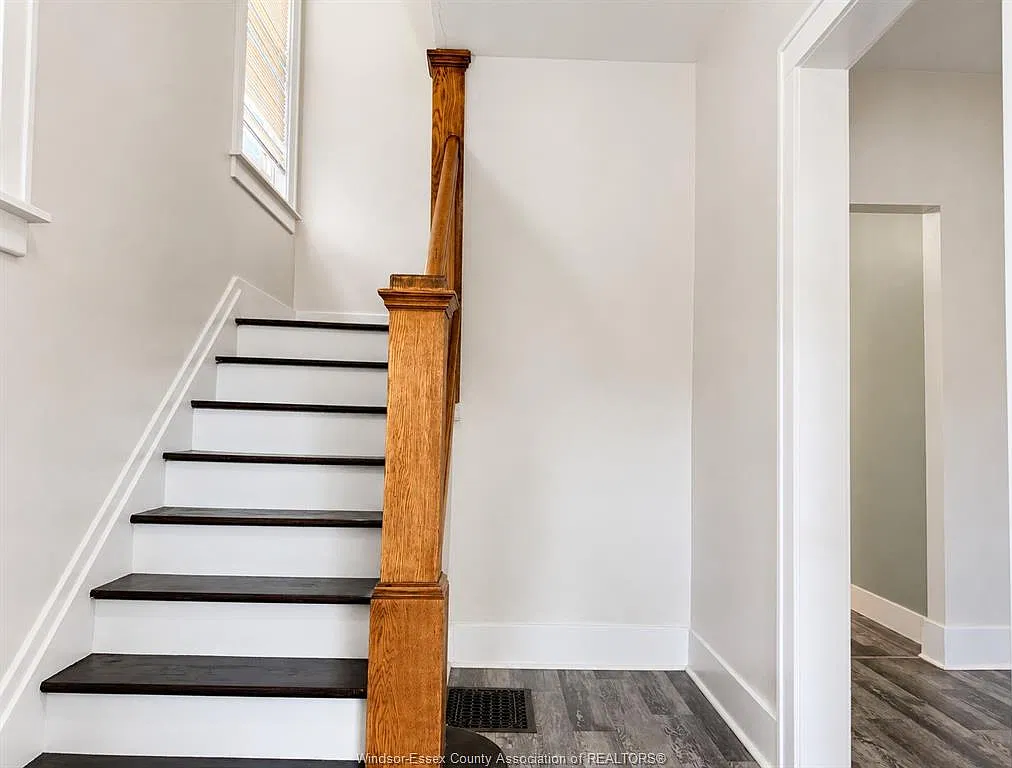 6 bed, $2,200 — Photo 3