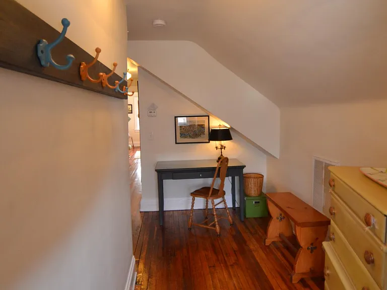 574 Terrace Ave #3 — Photo 2