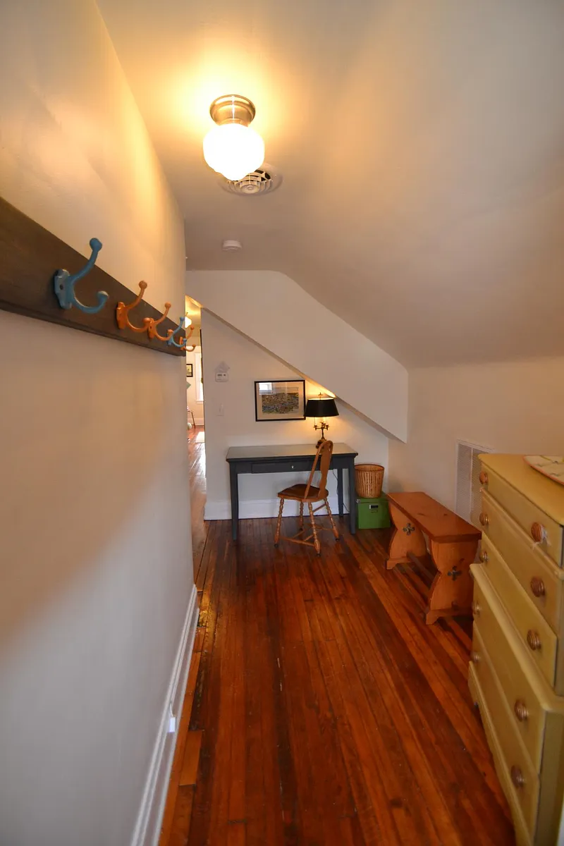 Building Photo - 574 Terrace Ave #3