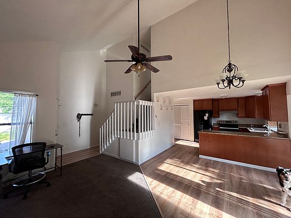 4th image of 6091 N Brook Pl