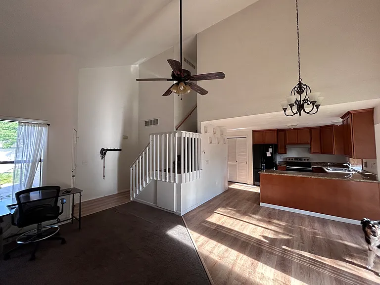 6091 N Brook Pl — Photo 4