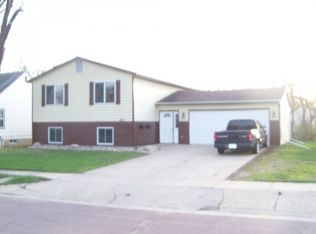 844 Redding Ave, Windom, MN 56101