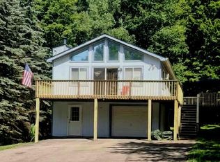 1695 Windemere Ct, Lake Ariel, PA 18436