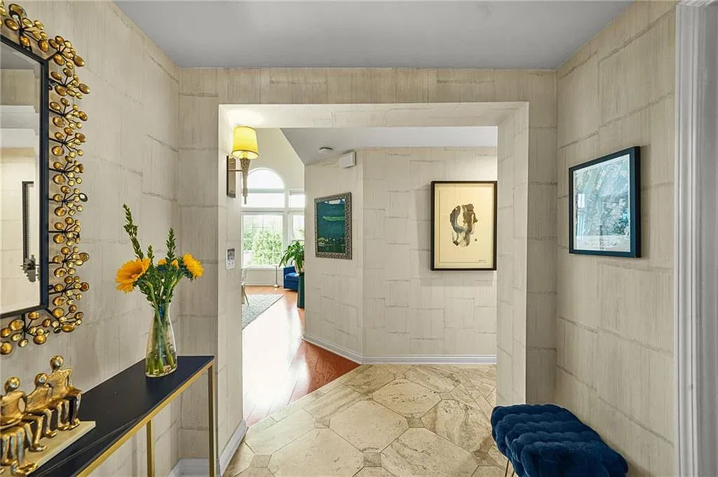 3 bed, 2.5 bath, 2200 sqft, $5,800 — Photo 4