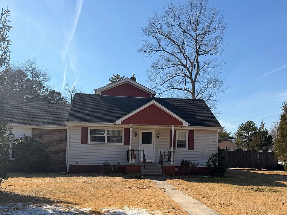 1st image of 202 E Oakbourne Ave