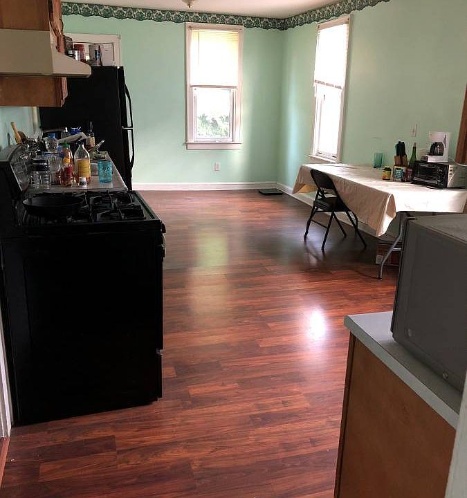 1st image of 559 Milwaukee Ave NW