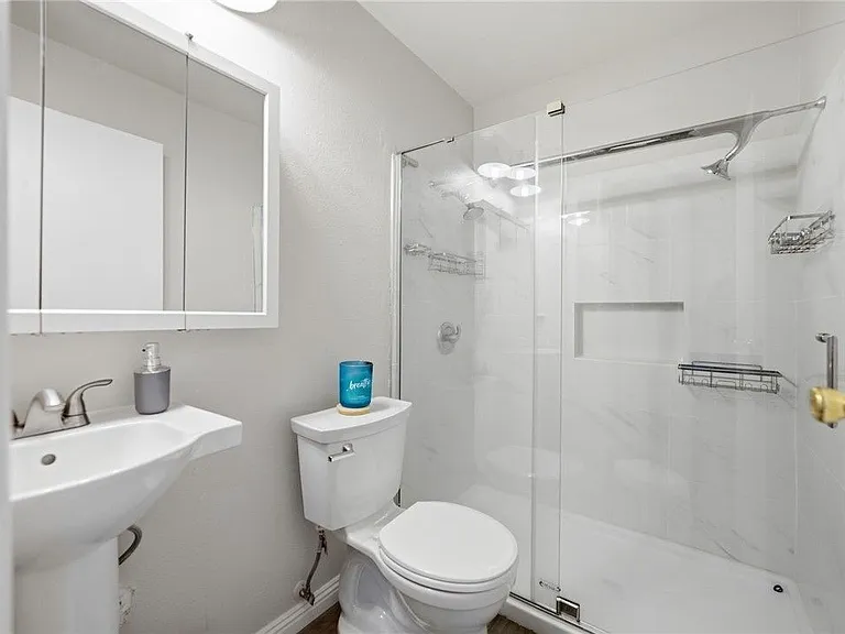 4869 Serrano Pl — Photo 18