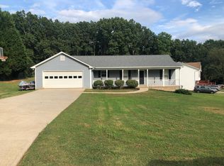 338 Briarwood Dr, Winder, GA 30680