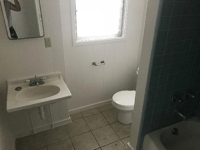 1610 Emerson St — Photo 4
