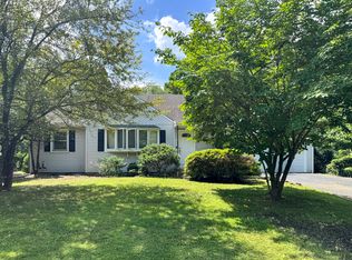 5 Hickory Hill Rd, Simsbury, CT 06070