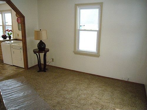 2nd image of 4493 H St