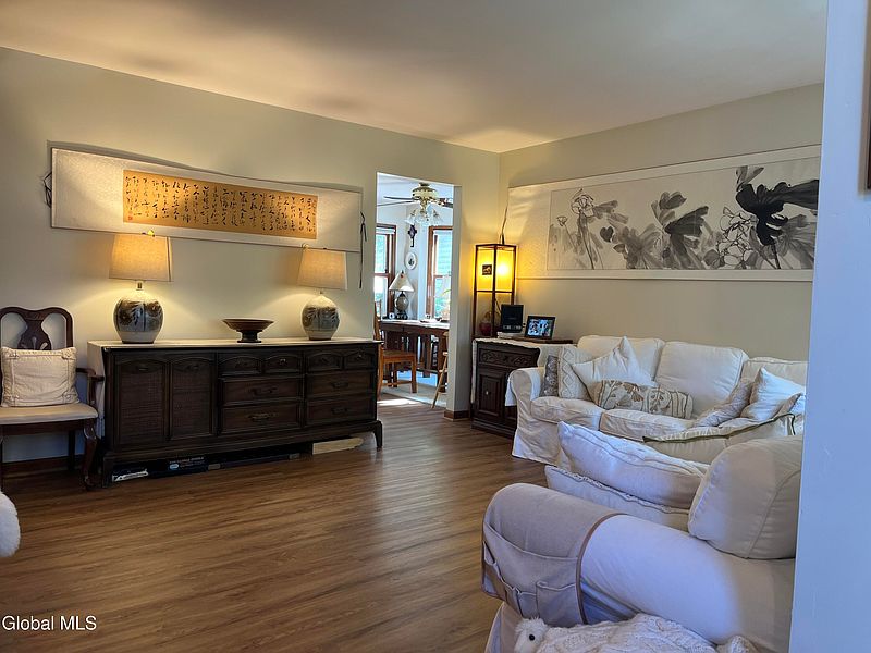 5th image of 19 Windsor Place