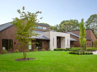 (Undisclosed Address), Southampton, NY 11968