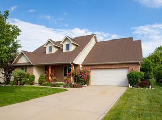 5856 Wildrose Ln, Schererville, IN 46375